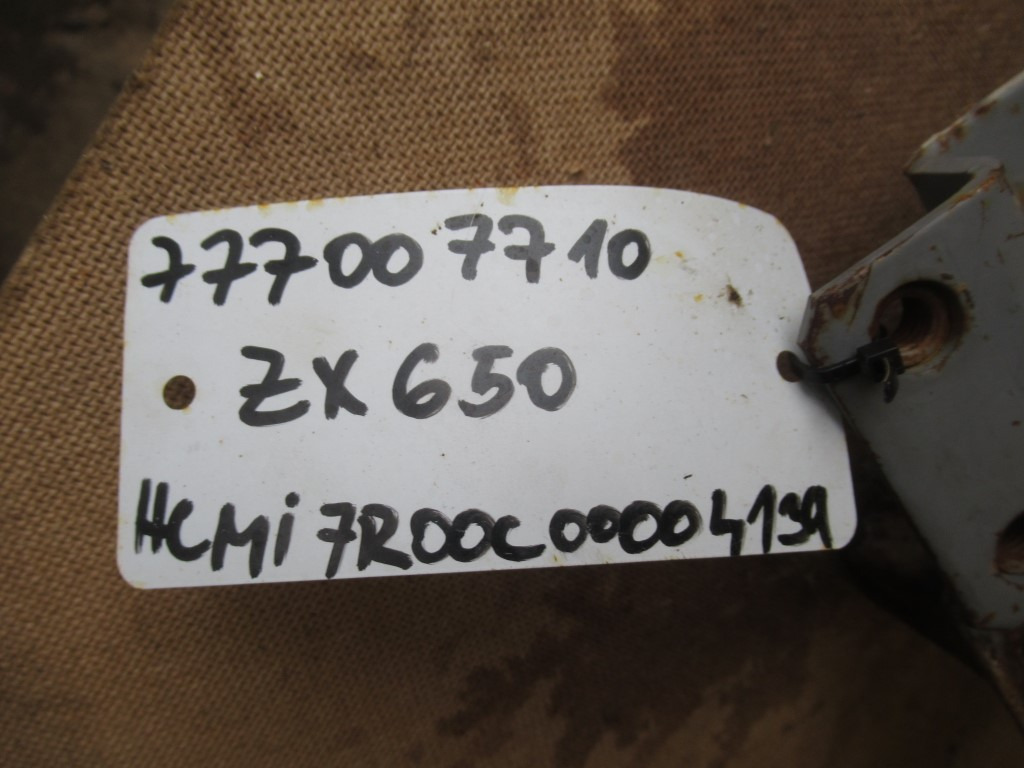 Hitachi ZX650LCH - - Pedal for Construction machinery: picture 4 Hitachi ZX650LCH - - Pedal for Construction machinery: picture 4