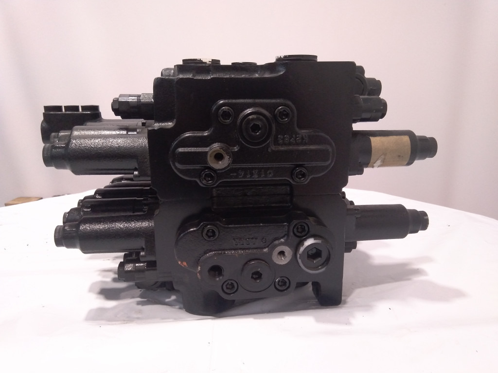 Kobelco YN30V00089F2 - Hydraulic valve for Construction machinery: picture 4 Kobelco YN30V00089F2 - Hydraulic valve for Construction machinery: picture 4