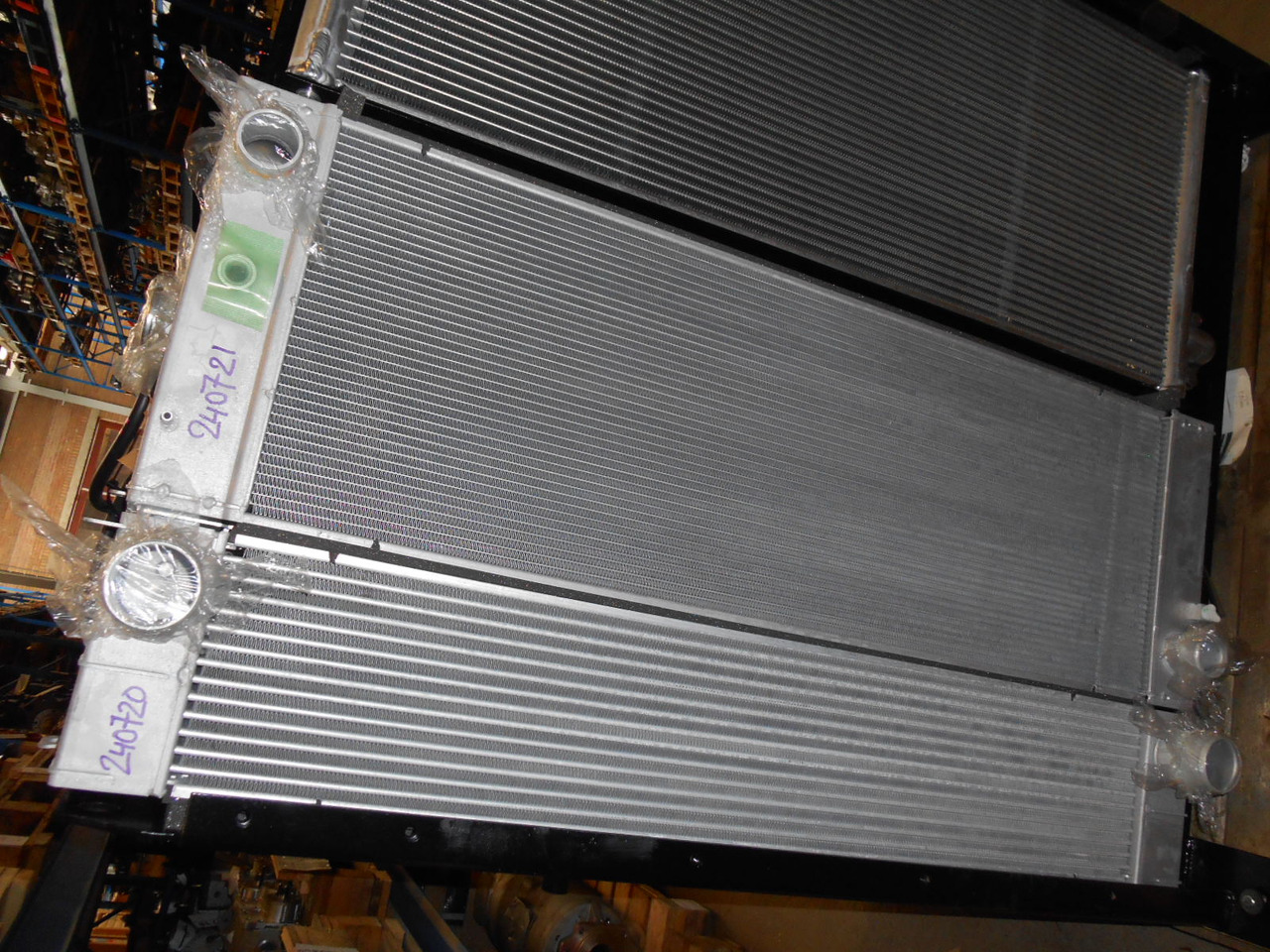 New Holland LC05P00043S001 - Radiator for Construction machinery: picture 1 New Holland LC05P00043S001 - Radiator for Construction machinery: picture 1