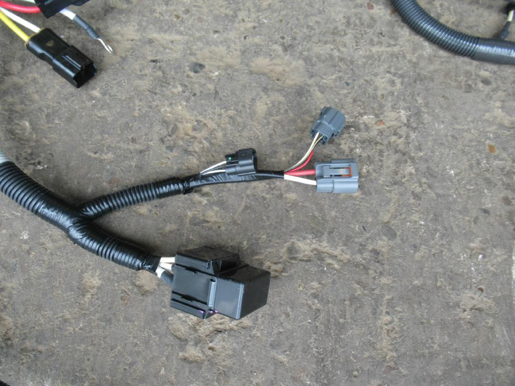 New Holland LF13E01056P2 - LF13E01056P1 - Cables/ Wire harness for Construction machinery: picture 2 New Holland LF13E01056P2 - LF13E01056P1 - Cables/ Wire harness for Construction machinery: picture 2
