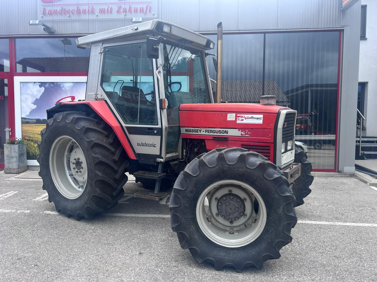 Massey Ferguson 3065-4 Super - Farm tractor: picture 2 Massey Ferguson 3065-4 Super - Farm tractor: picture 2