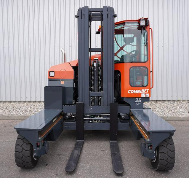 Combilift C5000XL - 4-way reach truck: picture 4 Combilift C5000XL - 4-way reach truck: picture 4