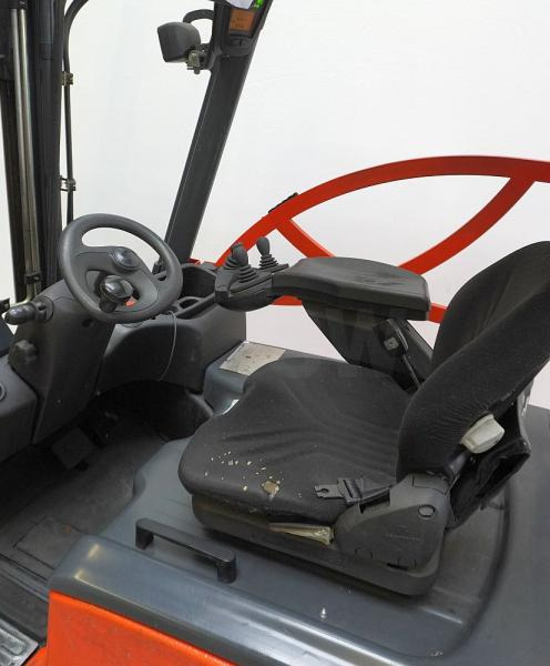 Linde E 18 PH 386 - Electric forklift: picture 3 Linde E 18 PH 386 - Electric forklift: picture 3