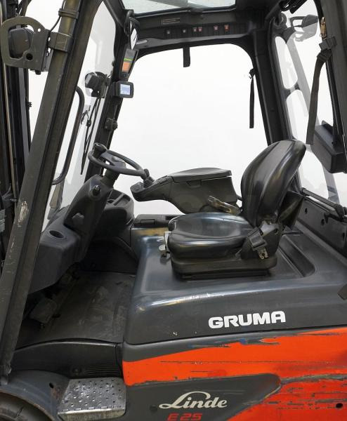 Linde E 25 387 - Electric forklift: picture 3 Linde E 25 387 - Electric forklift: picture 3