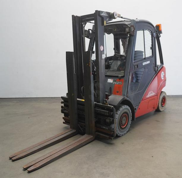 Linde H 25 D 392 - Diesel forklift: picture 1 Linde H 25 D 392 - Diesel forklift: picture 1