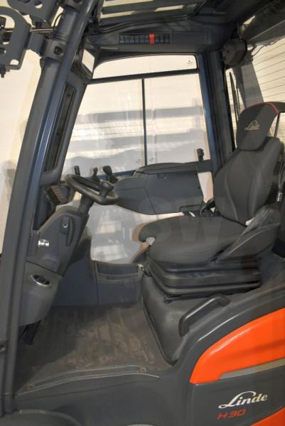 Linde H 30 D 1202 - Diesel forklift: picture 3 Linde H 30 D 1202 - Diesel forklift: picture 3