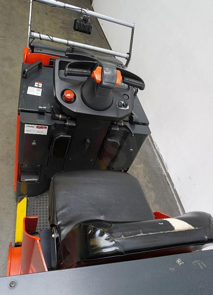 Linde P 50 C 1190 - Tow tractor: picture 3 Linde P 50 C 1190 - Tow tractor: picture 3