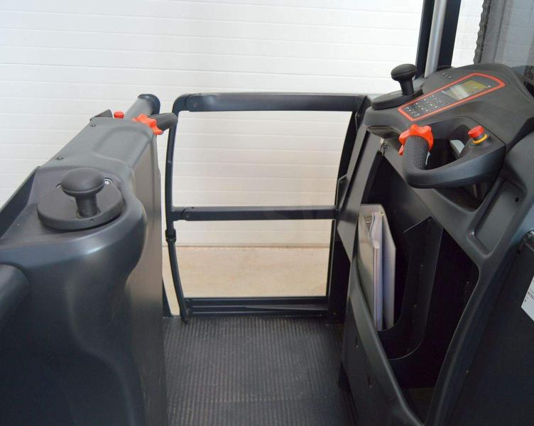 Linde V 48 5213 - Order picker: picture 4 Linde V 48 5213 - Order picker: picture 4
