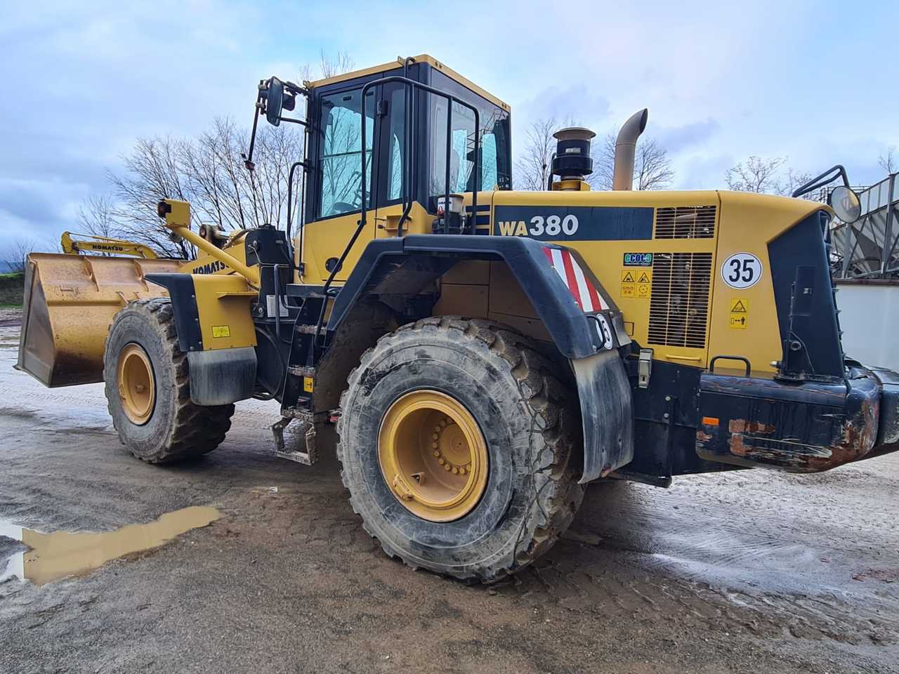 Wheel loader KOMATSU WA380.6: picture 6