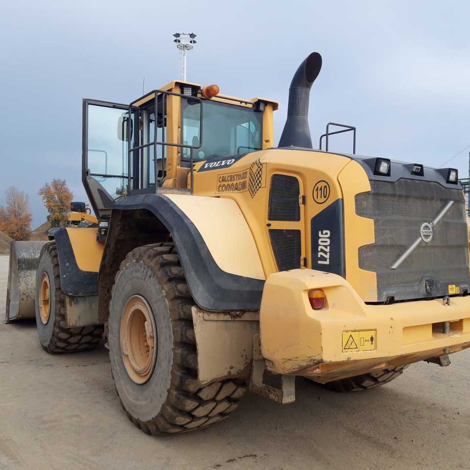 VOLVO L220G - Wheel loader: picture 3 VOLVO L220G - Wheel loader: picture 3