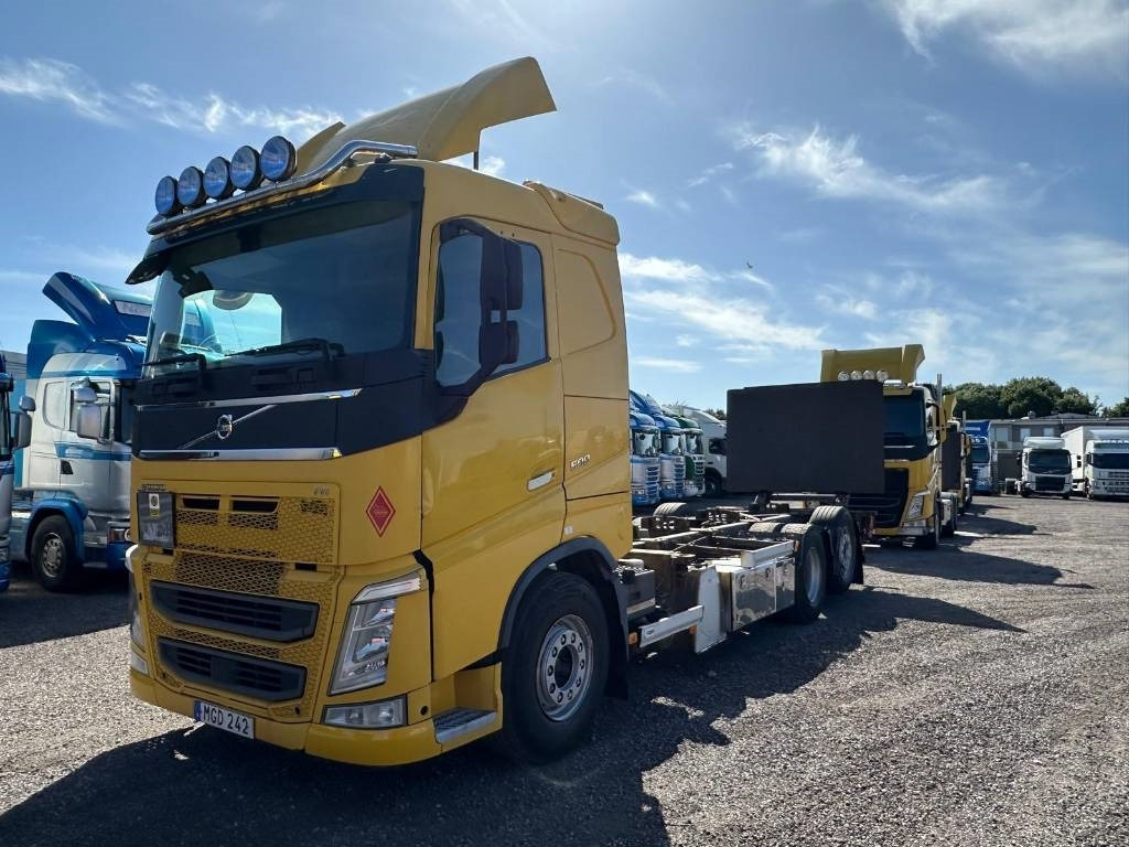 Volvo FH 6X2 6525 - Container transporter/ Swap body truck: picture 2 Volvo FH 6X2 6525 - Container transporter/ Swap body truck: picture 2