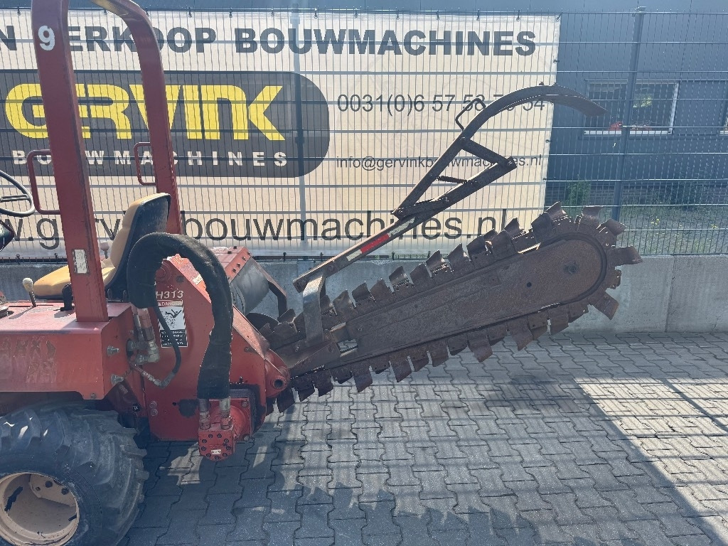 Ditch Witch 3700 DD - Trencher: picture 4 Ditch Witch 3700 DD - Trencher: picture 4
