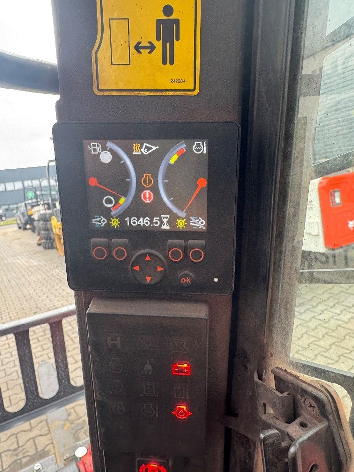 Manitou 1350 R - Skid steer loader: picture 4 Manitou 1350 R - Skid steer loader: picture 4