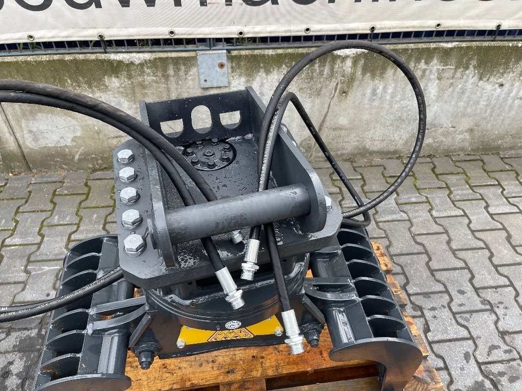 Mustang GRP 150 - Grapple for Construction machinery: picture 2 Mustang GRP 150 - Grapple for Construction machinery: picture 2