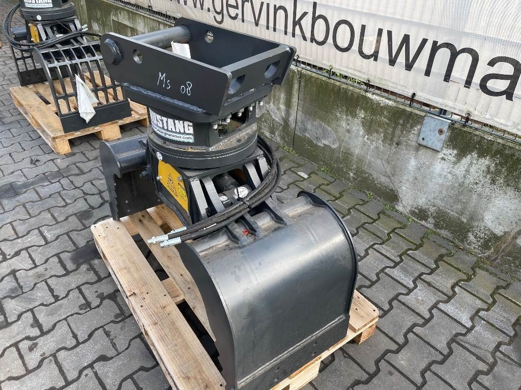 Mustang GRP 250 - Grapple for Construction machinery: picture 2 Mustang GRP 250 - Grapple for Construction machinery: picture 2