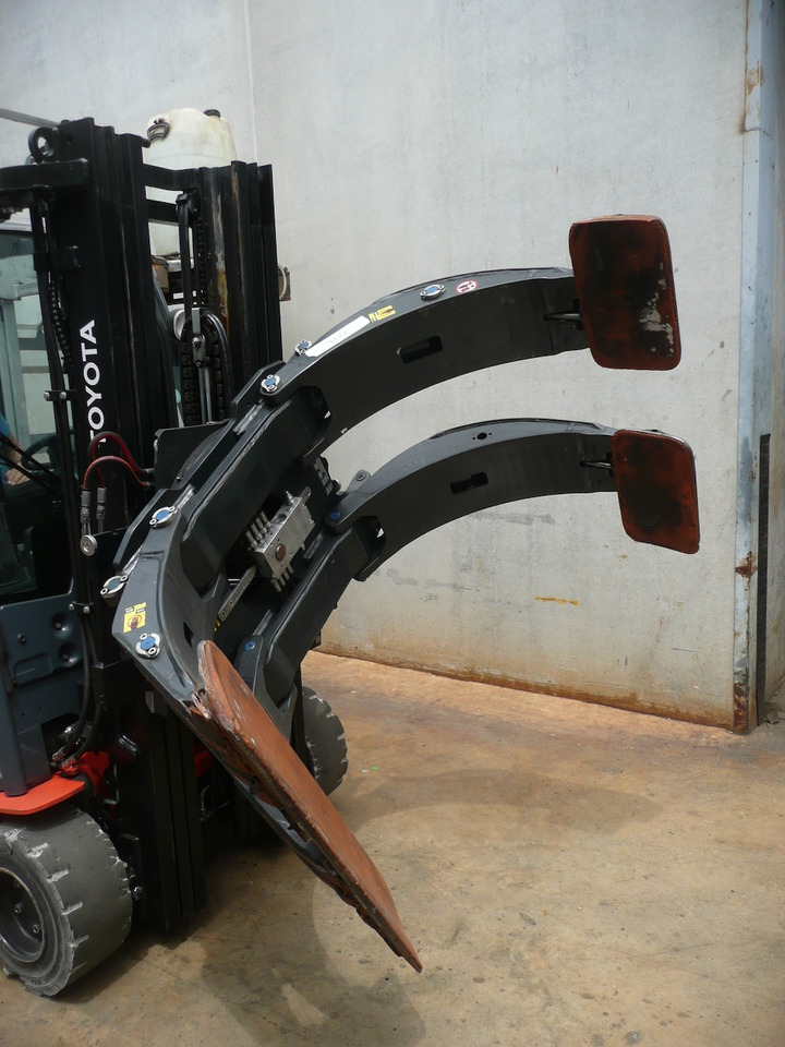 CASCADE 18H-RDP-AX33-212 RX - Clamp for Material handling equipment: picture 3 CASCADE 18H-RDP-AX33-212 RX - Clamp for Material handling equipment: picture 3