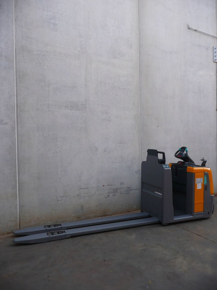 Jungheinrich ECE 225 2400x510 - Order picker: picture 2 Jungheinrich ECE 225 2400x510 - Order picker: picture 2