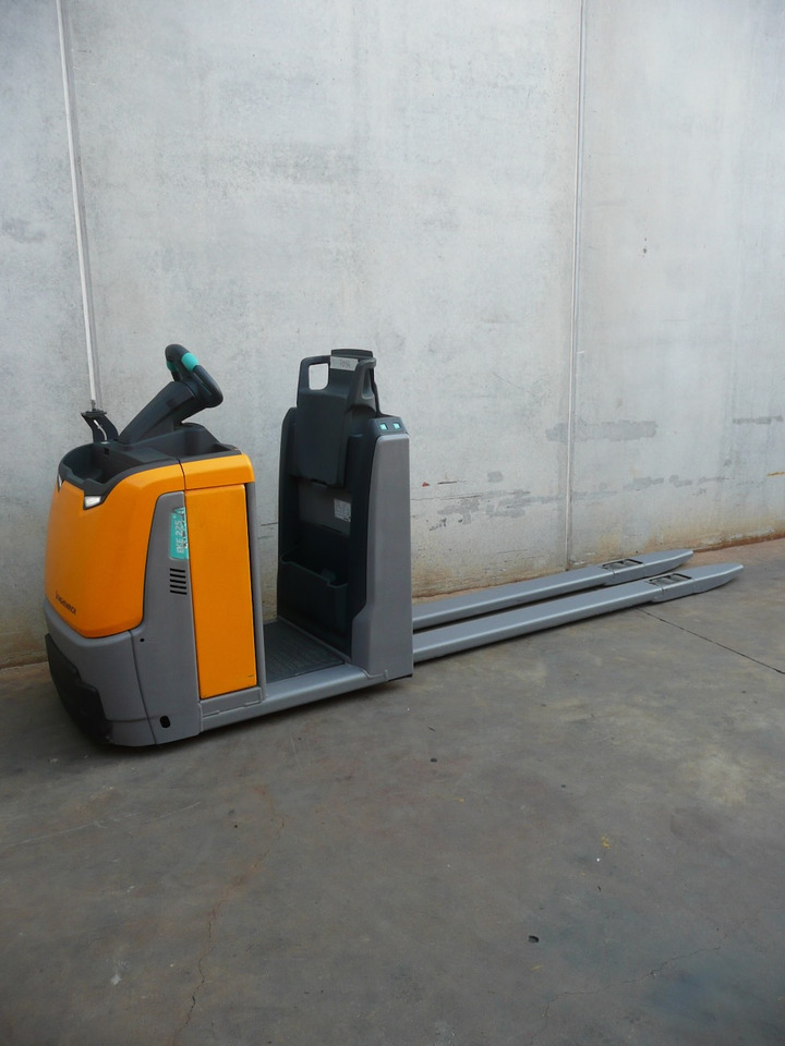 Jungheinrich ECE 225 2400x510 - Order picker: picture 3 Jungheinrich ECE 225 2400x510 - Order picker: picture 3