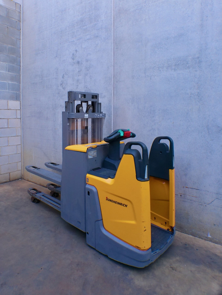 Jungheinrich ERD 220 290 DT - Stacker: picture 1 Jungheinrich ERD 220 290 DT - Stacker: picture 1