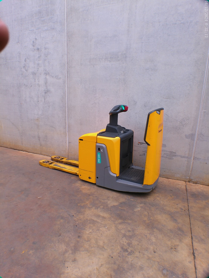 Jungheinrich ERE 225 - Pallet truck: picture 1 Jungheinrich ERE 225 - Pallet truck: picture 1