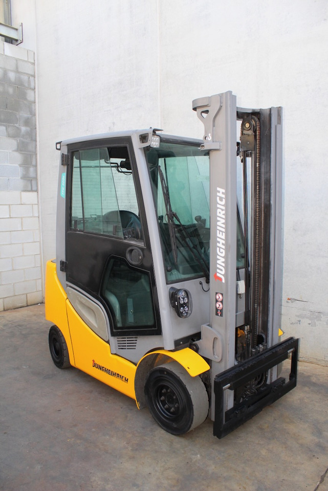 Jungheinrich TFG 320s 350 ZT - LPG forklift: picture 1 Jungheinrich TFG 320s 350 ZT - LPG forklift: picture 1