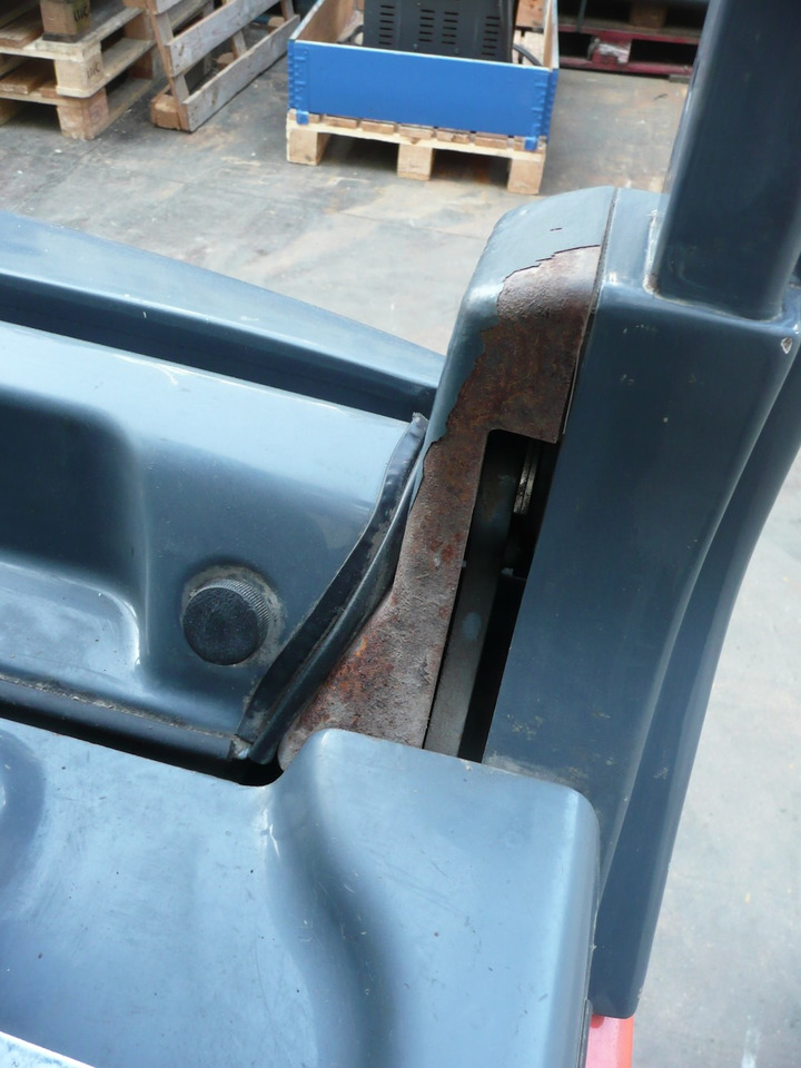 Electric forklift Toyota 8FBE15T: picture 12