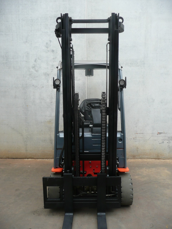 Toyota 8FBE15T - Electric forklift: picture 5 Toyota 8FBE15T - Electric forklift: picture 5