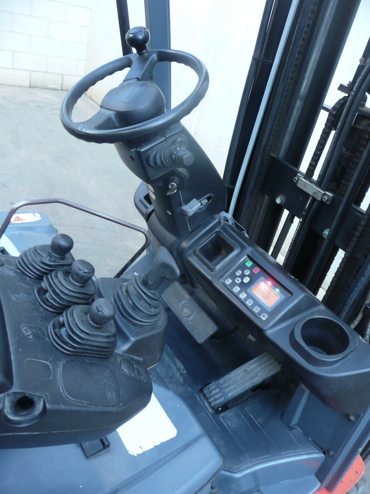 Electric forklift Toyota 8FBE16T: picture 8 Electric forklift Toyota 8FBE16T: picture 8