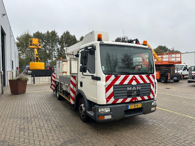 BISON Palfinger TKA 17 - Truck mounted aerial platform: picture 4 BISON Palfinger TKA 17 - Truck mounted aerial platform: picture 4