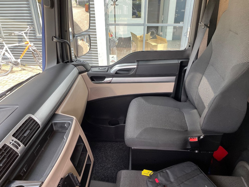Curtainsider truck MAN TGL 7.190: picture 20