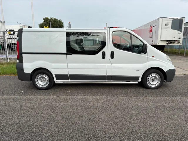 Opel Vivaro 2 2.0Cdti /84kW-E4 crew cab L2H1 - Small van, Combi van: picture 4 Opel Vivaro 2 2.0Cdti /84kW-E4 crew cab L2H1 - Small van, Combi van: picture 4