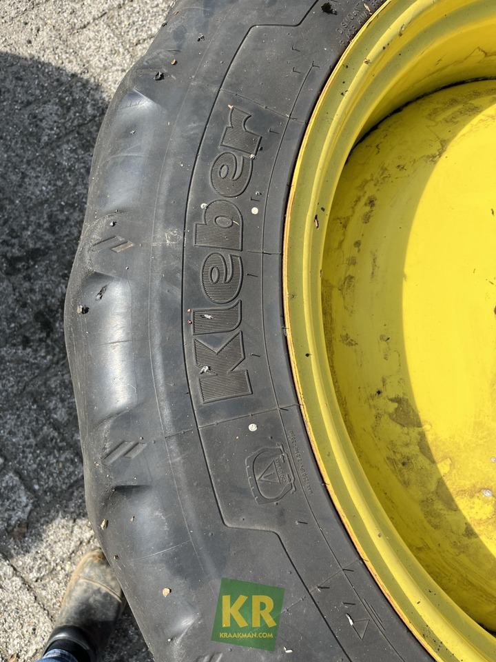 270/95R32 Cropker Kleber - Wheel and tire package for Agricultural machinery: picture 5 270/95R32 Cropker Kleber - Wheel and tire package for Agricultural machinery: picture 5
