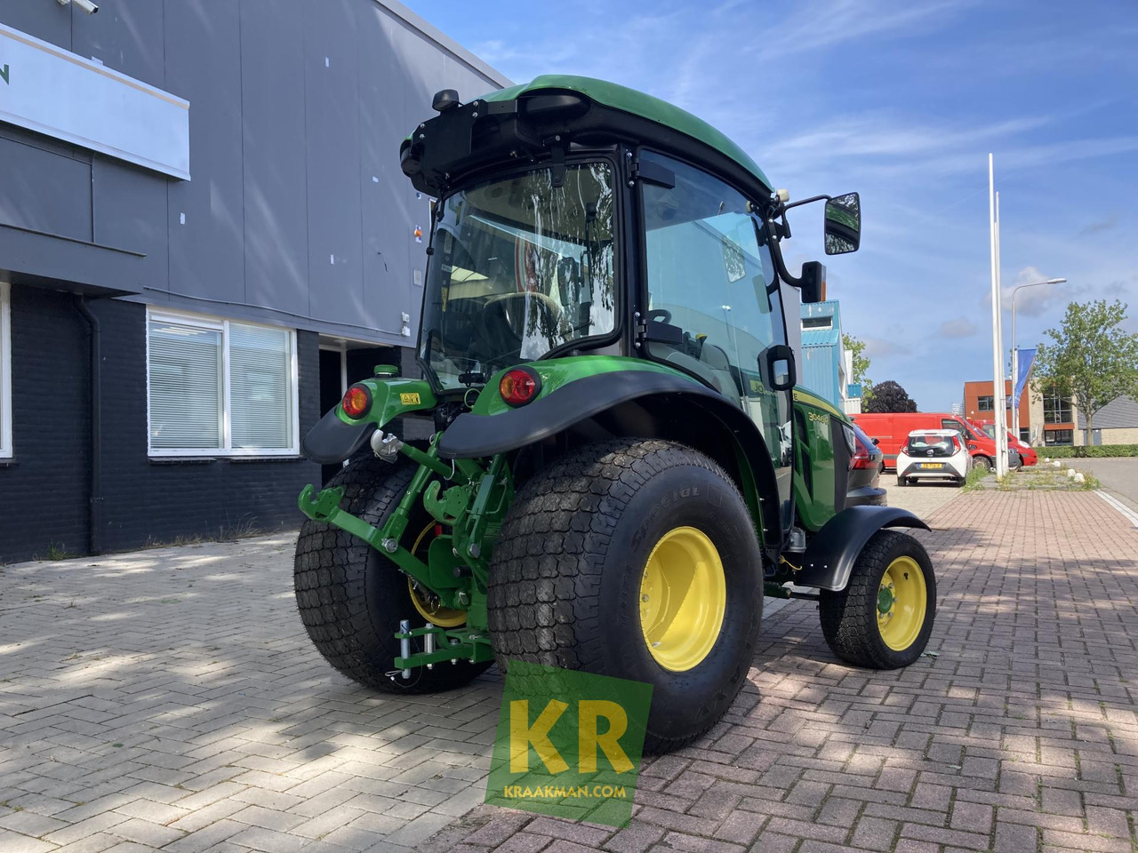 3046R John Deere - Compact tractor: picture 2 3046R John Deere - Compact tractor: picture 2