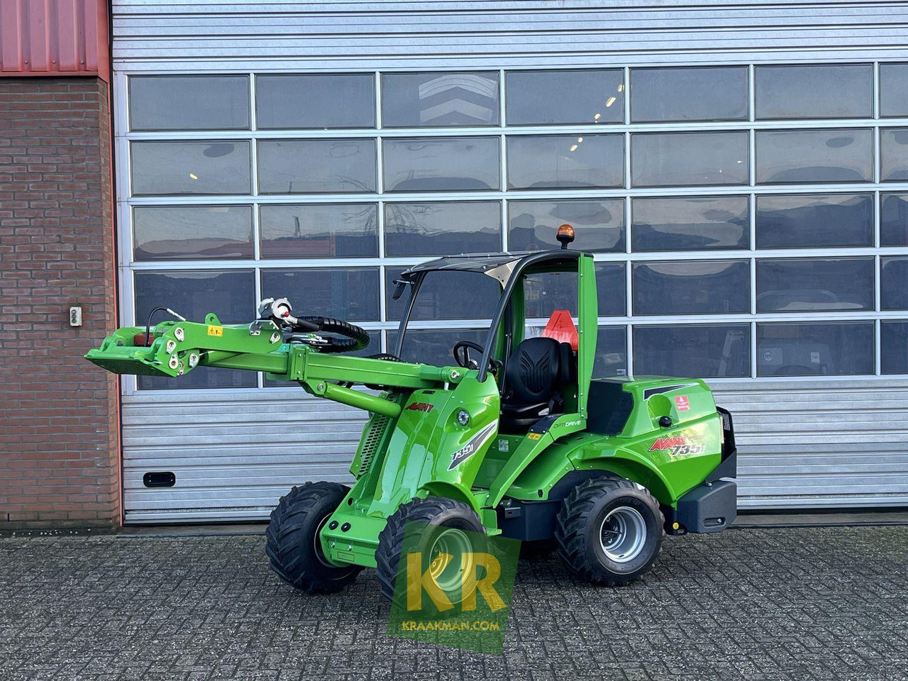 735 TDL Avant - Compact loader: picture 2 735 TDL Avant - Compact loader: picture 2