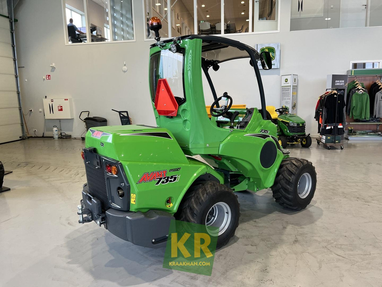 735 TDL Avant - Compact loader: picture 2 735 TDL Avant - Compact loader: picture 2