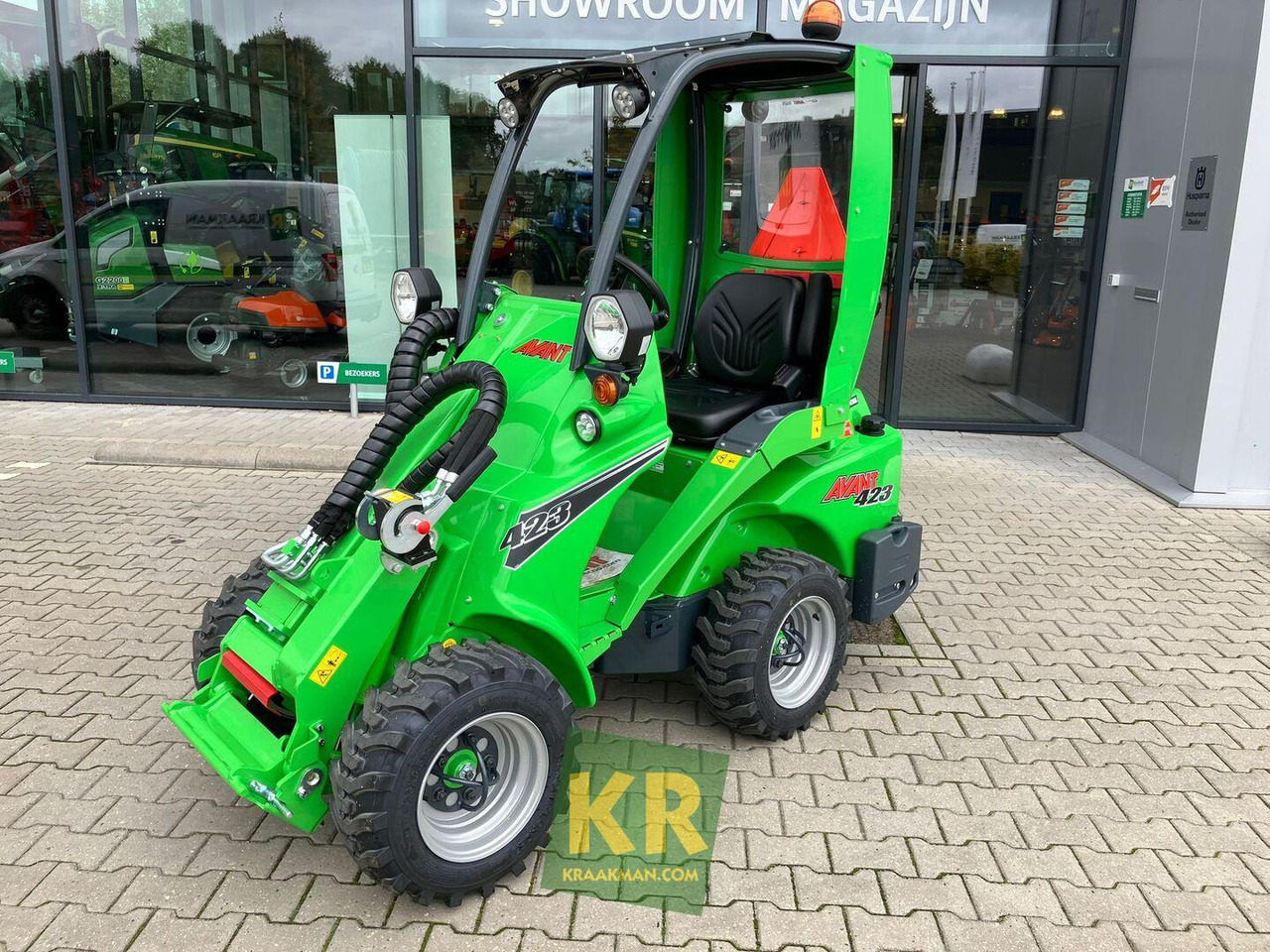 New Compact loader Avant 423 TDL: picture 1