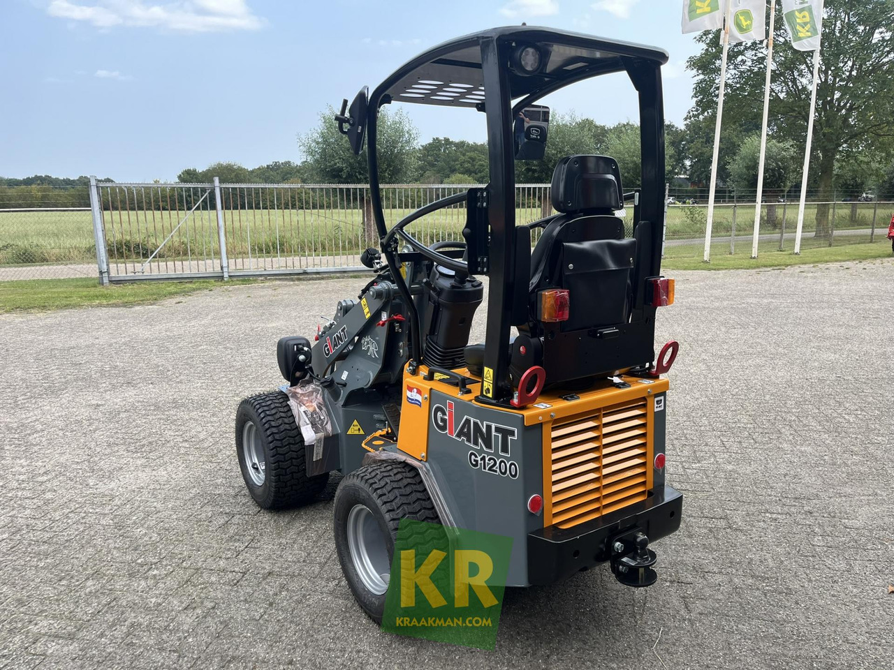 G1200 Giant - Compact loader: picture 5 G1200 Giant - Compact loader: picture 5