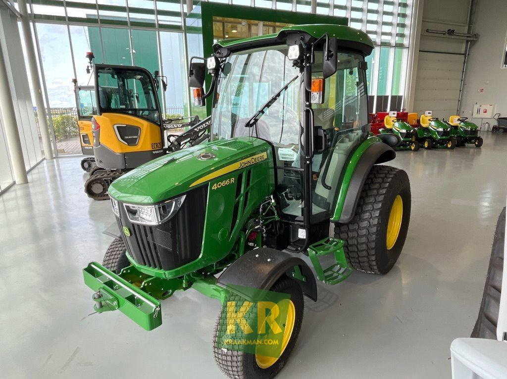 John Deere 4066R - Compact tractor: picture 2 John Deere 4066R - Compact tractor: picture 2