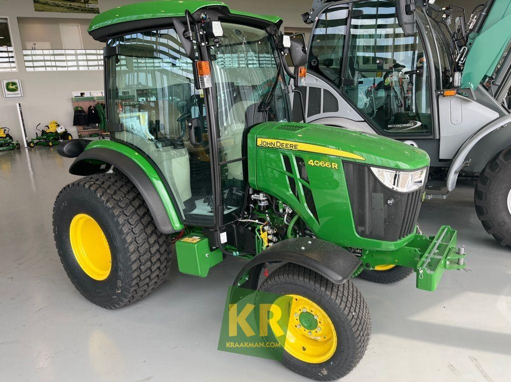 John Deere 4066R - Compact tractor: picture 1 John Deere 4066R - Compact tractor: picture 1