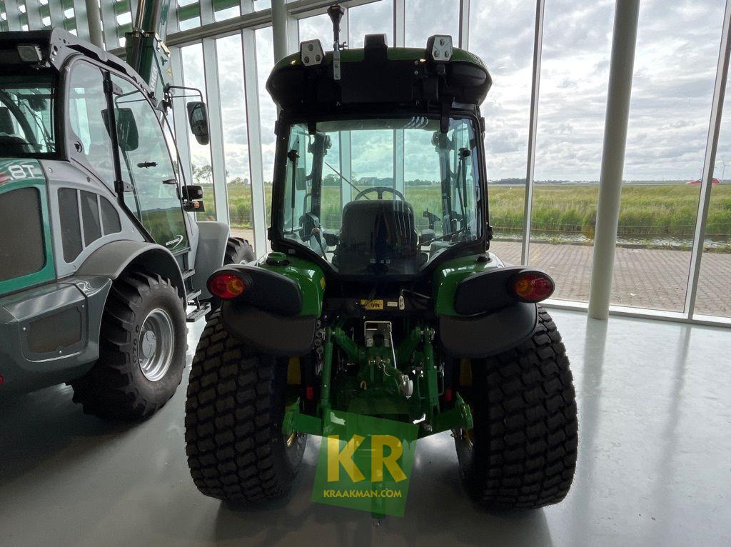 John Deere 4066R - Compact tractor: picture 4 John Deere 4066R - Compact tractor: picture 4