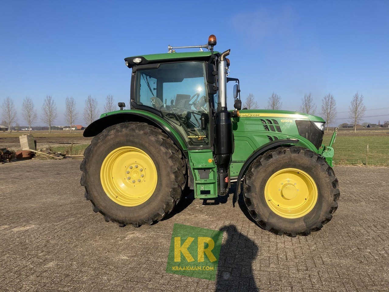 John Deere 6130R - Farm tractor: picture 4 John Deere 6130R - Farm tractor: picture 4