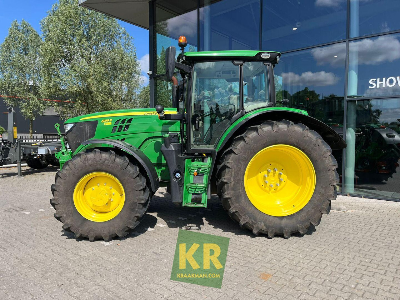 John Deere 6155R - Farm tractor: picture 5 John Deere 6155R - Farm tractor: picture 5