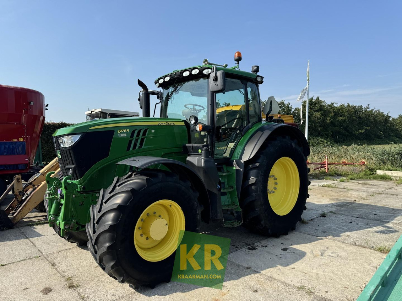 John Deere 6175R - Farm tractor: picture 2 John Deere 6175R - Farm tractor: picture 2