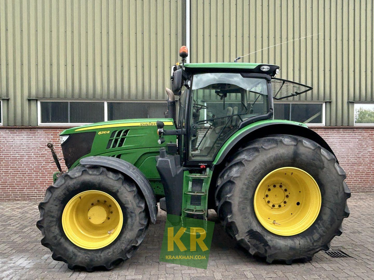 John Deere 6210R - Farm tractor: picture 1 John Deere 6210R - Farm tractor: picture 1