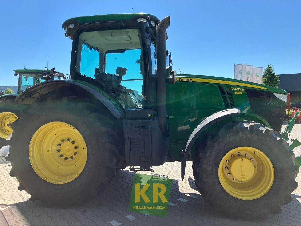 John Deere 7230R - Farm tractor: picture 3 John Deere 7230R - Farm tractor: picture 3