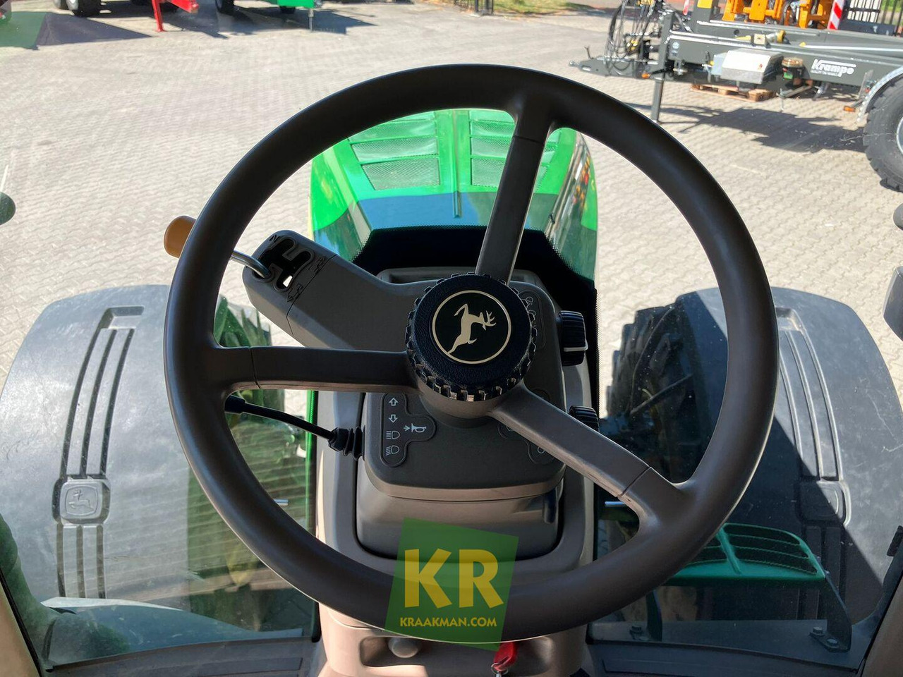 John Deere 7230R - Farm tractor: picture 5 John Deere 7230R - Farm tractor: picture 5
