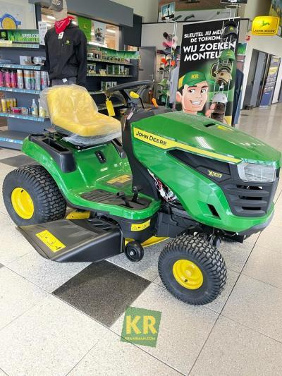 John Deere X107 - Garden mower: picture 1 John Deere X107 - Garden mower: picture 1