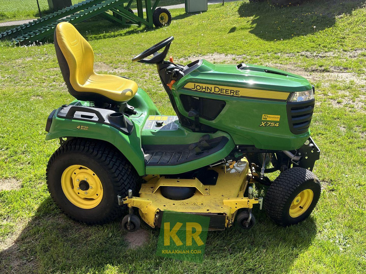 John Deere X754 - Garden mower: picture 2 John Deere X754 - Garden mower: picture 2