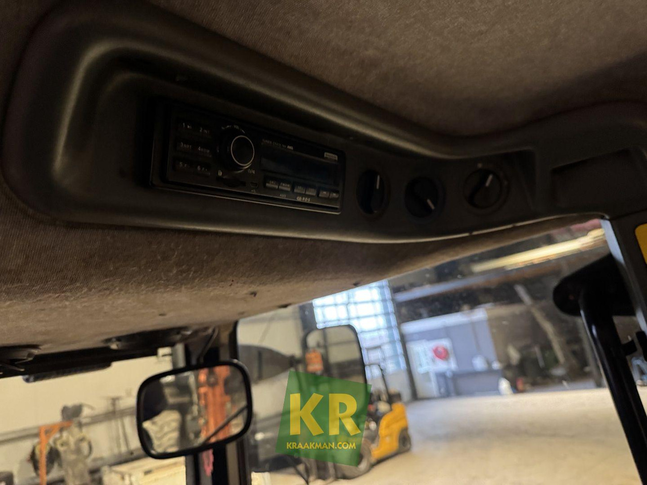 New Holland TM190 - Farm tractor: picture 3 New Holland TM190 - Farm tractor: picture 3