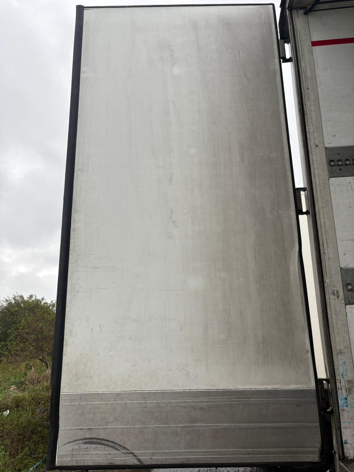 Refrigerator semi-trailer Schmitz Cargobull 2016 TK SLXe 300 – BTK110: picture 16 Refrigerator semi-trailer Schmitz Cargobull 2016 TK SLXe 300 – BTK110: picture 16